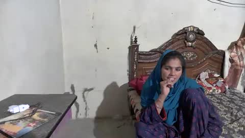 zoyakhan803 online show from 05/24/26, 10:37