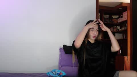 zpzphot online show from 11/17/25, 07:41