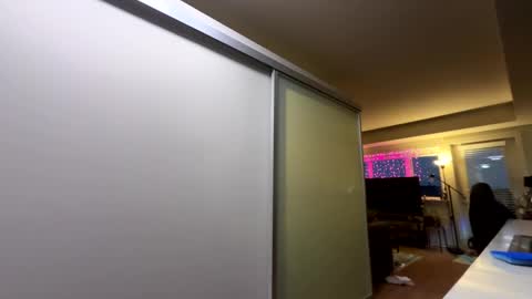 Zuko online show from 10/08/25, 01:58