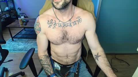 Snapshot of zuko_zen69 chatting on 02/01/26, 04:11 Zuko online show from 02/01/26, 04:11
