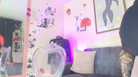 zully_green online show from 06/02/26, 04:03