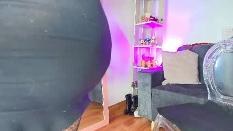 zully_green online show from 07/23/26, 03:26