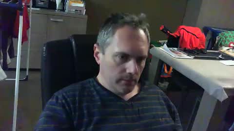 Snapshot of zultem chatting on 11/18/25, 04:50 zultem online show from 11/18/25, 04:50