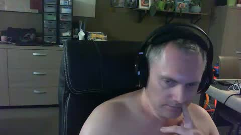 Snapshot of zultem chatting on 02/15/26, 06:48 zultem online show from 02/15/26, 06:48