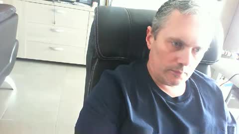 Snapshot of zultem chatting on 05/08/26, 09:25 zultem online show from 05/08/26, 09:25