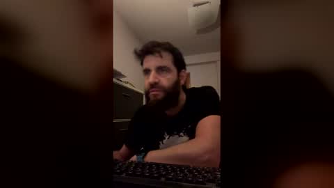 Snapshot of zurdineno chatting on 02/14/26, 12:29 zurdineno online show from 02/14/26, 12:29