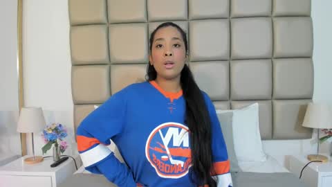 zurijackson online show from 09/12/25, 02:33