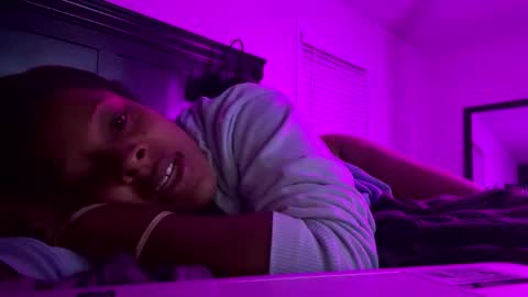 zuriluxe45 online show from 09/29/25, 06:18