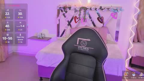 Snapshot of zury_tay chatting on 10/10/25, 11:31 ZURY online show from 10/10/25, 11:31