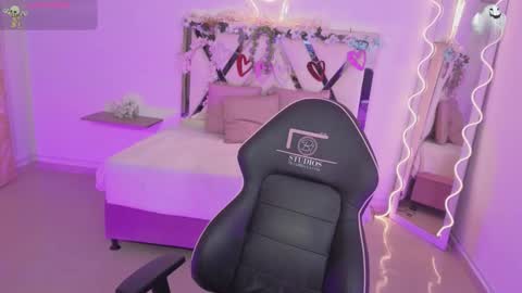 Snapshot of zury_tay chatting on 10/30/25, 11:33 ZURY online show from 10/30/25, 11:33