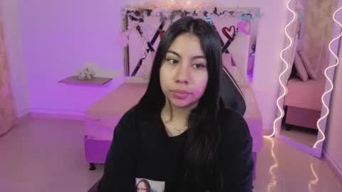 Snapshot of zury_tay chatting on 11/05/25, 11:32 ZURY online show from 11/05/25, 11:32