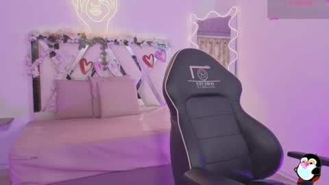 Snapshot of zury_tay chatting on 11/21/25, 11:42 ZURY online show from 11/21/25, 11:42