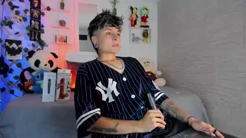 Zury Ramirez online show from 10/22/25, 09:36