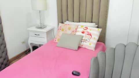 Snapshot of zusan_king_ chatting on 04/01/26, 02:56 Im Zusan My schedule is from 1030pm to 430 am colombian time online show from 04/01/26, 02:56