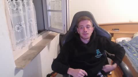 Zuzmoe online show from 11/06/25, 11:48