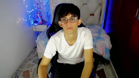 Snapshot of zxvn_n chatting on 06/01/26, 01:35 ZX online show from 06/01/26, 01:35
