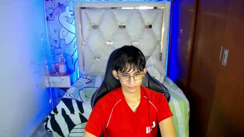 Snapshot of zxvn_n chatting on 06/04/26, 01:17 ZX online show from 06/04/26, 01:17