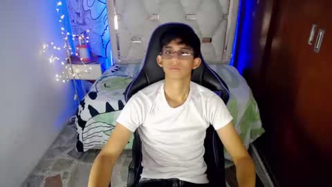 Snapshot of zxvn_n chatting on 06/11/26, 12:36 ZX online show from 06/11/26, 12:36