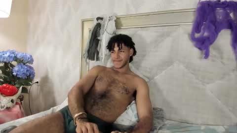 Snapshot of zyan_moreno chatting on 10/23/25, 07:23 zyan_moreno online show from 10/23/25, 07:23
