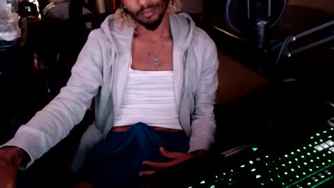 mixedtwinklol online show from 10/24/25, 06:21