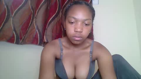 zyraelle_01 online show from 04/28/26, 07:13