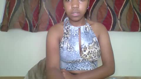 zyraelle_01 online show from 04/30/26, 08:57