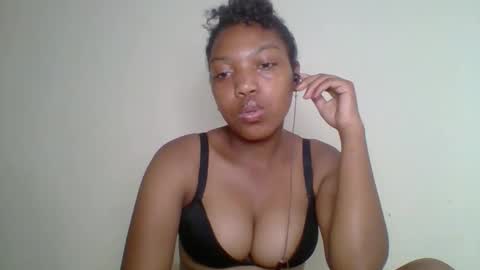 zyraelle_01 online show from 05/03/26, 10:16