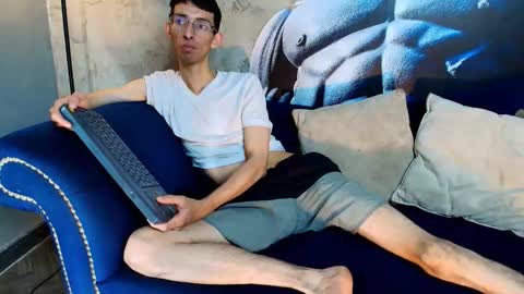 Zyro Nigth online show from 11/24/25, 10:42