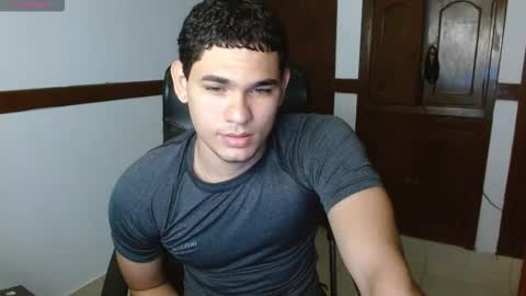 Snapshot of zyrosxk chatting on 09/21/25, 10:00 antonio felipe online show from 09/21/25, 10:00