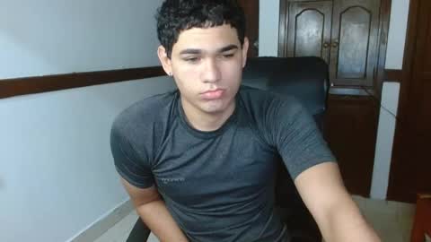 Snapshot of zyrosxk chatting on 10/05/25, 06:45 antonio felipe online show from 10/05/25, 06:45