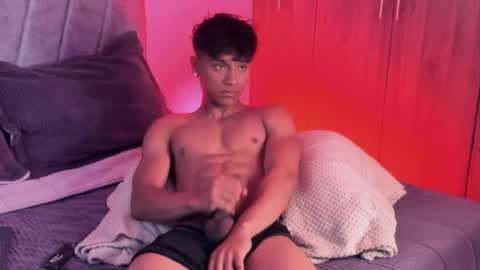 zyzz_1812 online show from 10/01/25, 06:03