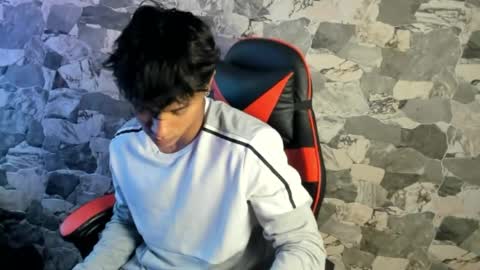 Snapshot of zyzz_1812 chatting on 05/12/26, 05:32 zyzz_1812 online show from 05/12/26, 05:32