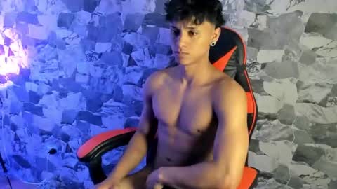 zyzz_1812 online show from 06/18/26, 06:23