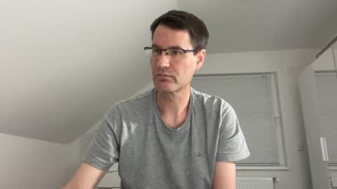 zzz123_cam online show from 06/15/26, 02:52
