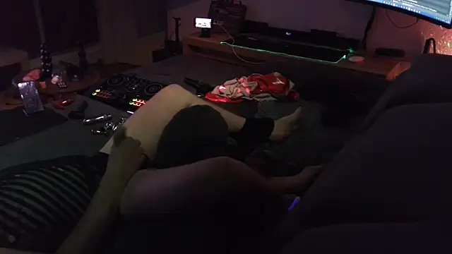 Snapshot of davidgntxxxxx chatting on 09/27/25, 05:12 davidgntxxxxx online show from 09/27/25, 05:12