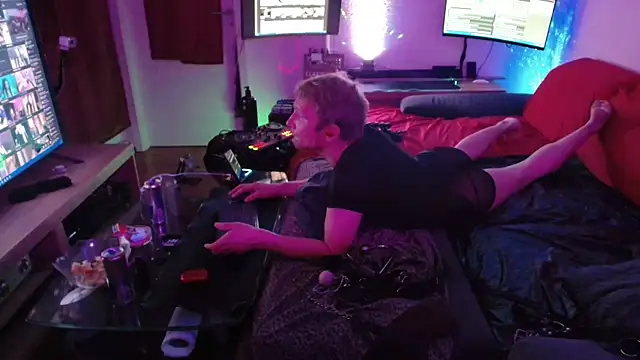 Snapshot of davidgntxxxxx chatting on 12/03/25, 07:01 davidgntxxxxx online show from 12/03/25, 07:01