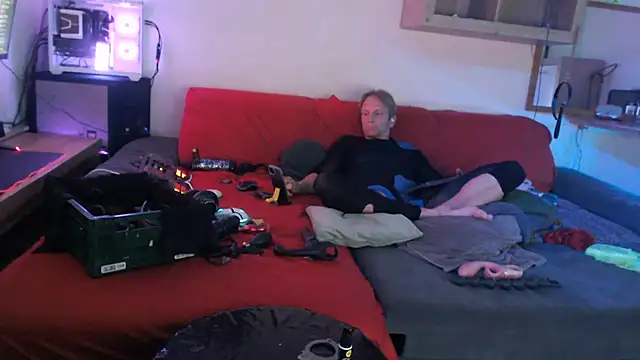 Snapshot of davidgntxxxxx chatting on 06/08/26, 01:39 davidgntxxxxx online show from 06/08/26, 01:39