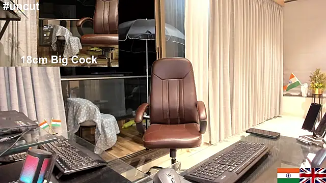 Snapshot of OnlineBossUK chatting on 02/15/25, 03:39 OnlineBossUK online show from 02/15/25, 03:39