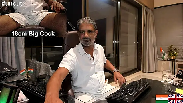 Snapshot of OnlineBossUK chatting on 02/27/25, 01:38 OnlineBossUK online show from 02/27/25, 01:38