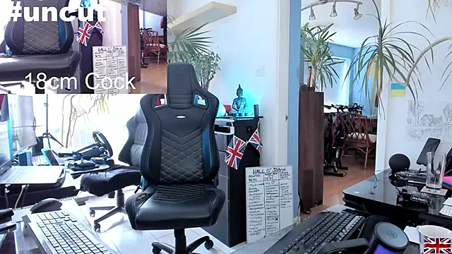 Snapshot of OnlineBossUK chatting on 03/16/25, 03:06 OnlineBossUK online show from 03/16/25, 03:06