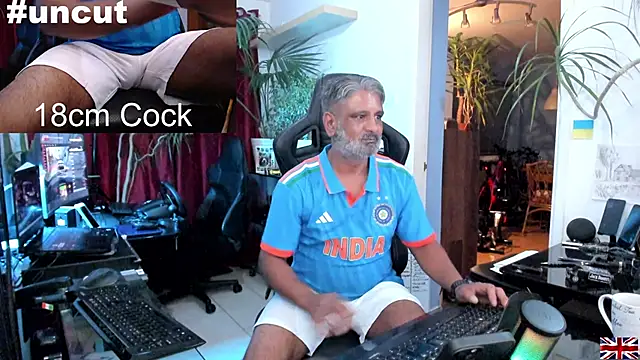 Snapshot of OnlineBossUK chatting on 03/19/25, 11:47 OnlineBossUK online show from 03/19/25, 11:47