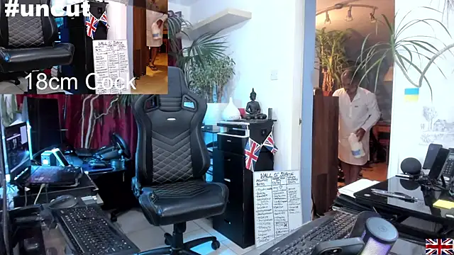 Snapshot of OnlineBossUK chatting on 03/20/25, 07:04 OnlineBossUK online show from 03/20/25, 07:04