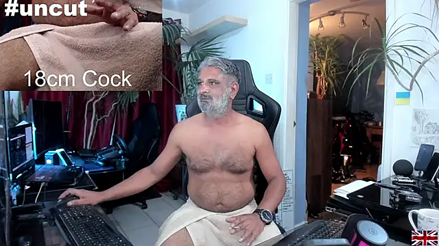 Snapshot of OnlineBossUK chatting on 03/21/25, 07:02 OnlineBossUK online show from 03/21/25, 07:02