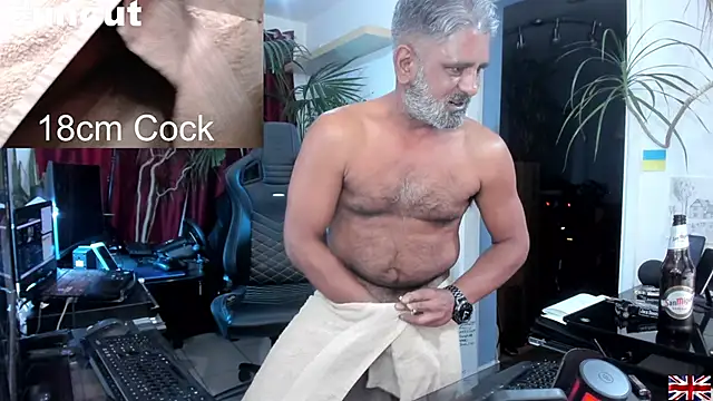 Snapshot of OnlineBossUK chatting on 03/21/25, 10:06 OnlineBossUK online show from 03/21/25, 10:06