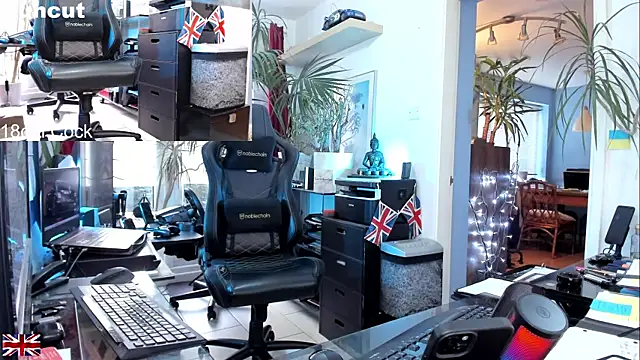 Snapshot of OnlineBossUK chatting on 09/16/25, 05:58 OnlineBossUK online show from 09/16/25, 05:58