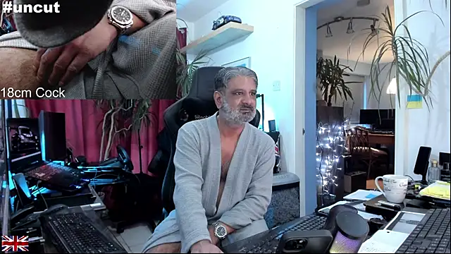 Snapshot of OnlineBossUK chatting on 10/23/25, 07:07 OnlineBossUK online show from 10/23/25, 07:07