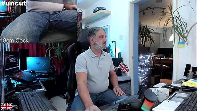 Snapshot of OnlineBossUK chatting on 10/25/25, 05:40 OnlineBossUK online show from 10/25/25, 05:40