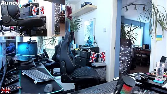 Snapshot of OnlineBossUK chatting on 11/30/25, 03:16 OnlineBossUK online show from 11/30/25, 03:16