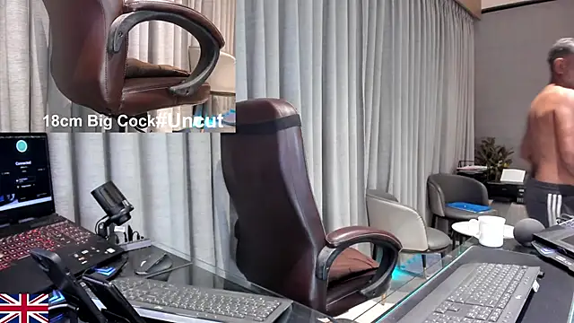 OnlineBossUK online show from 06/18/26, 03:16