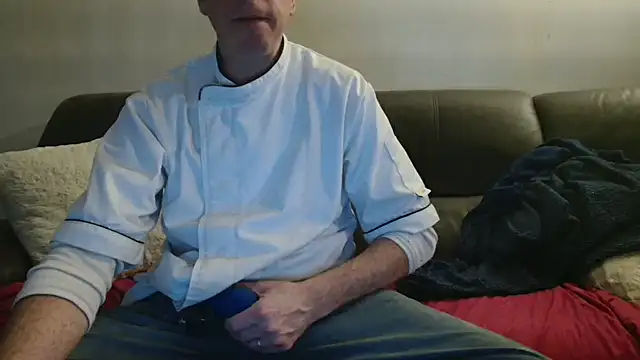 Snapshot of cloupefun chatting on 12/02/25, 07:36 cloupefun online show from 12/02/25, 07:36